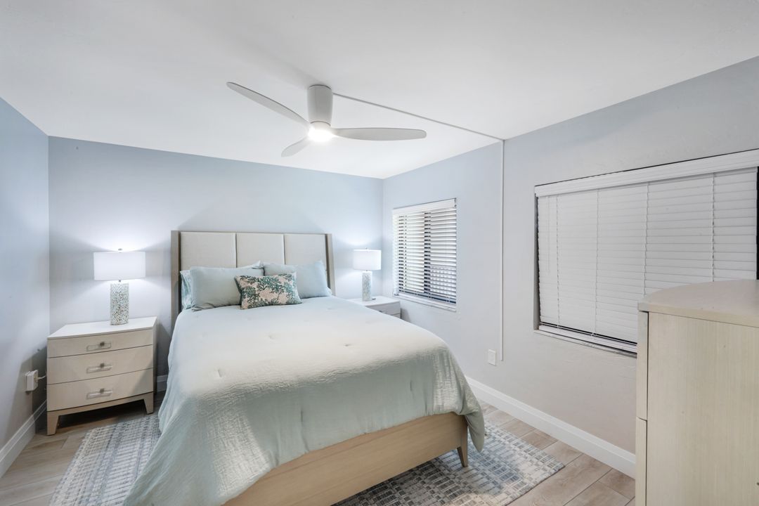 10951 Gulf Shore Dr #1202, Naples, FL 34108