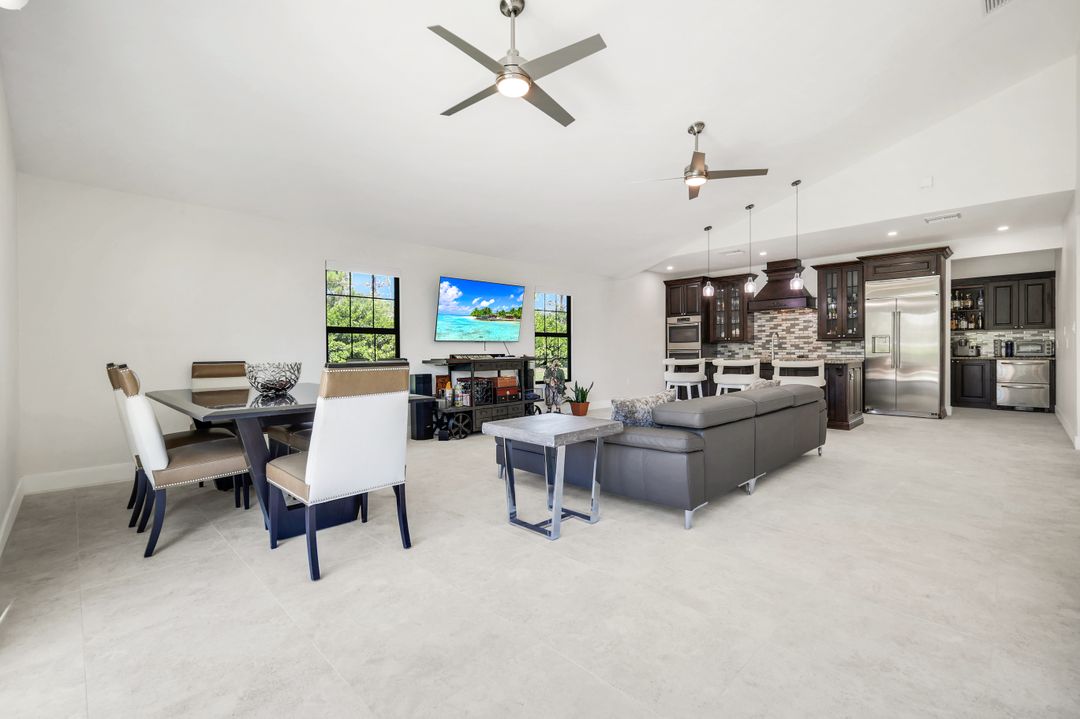 5630 Copper Leaf Ln, Naples, FL 34116