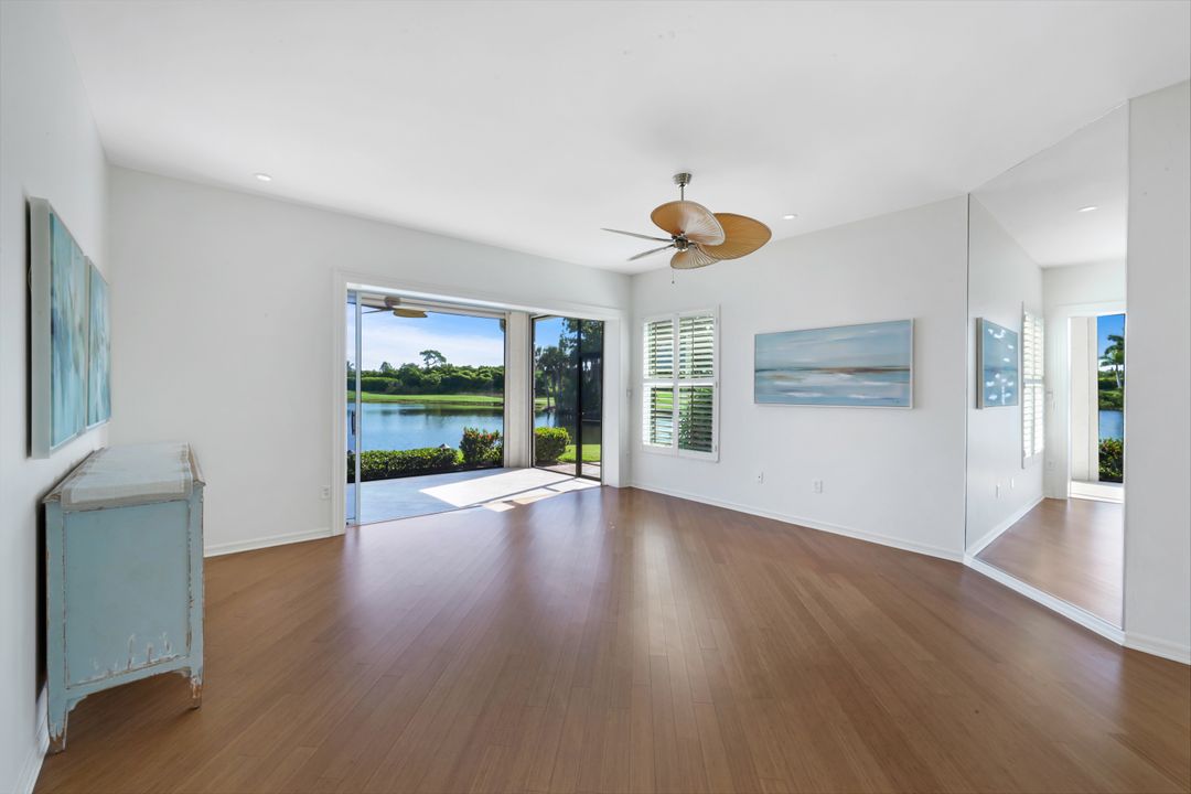2153 Paget Cir, Naples, FL 34112