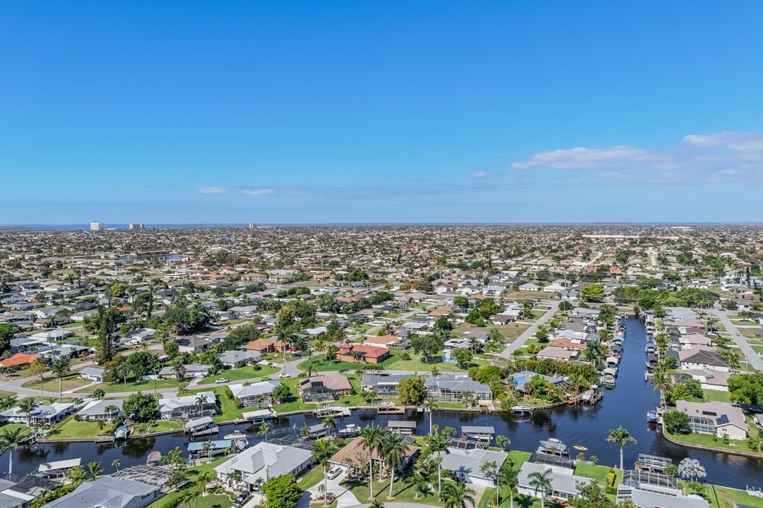 4305 SE 1st Ave, Cape Coral, FL 33904