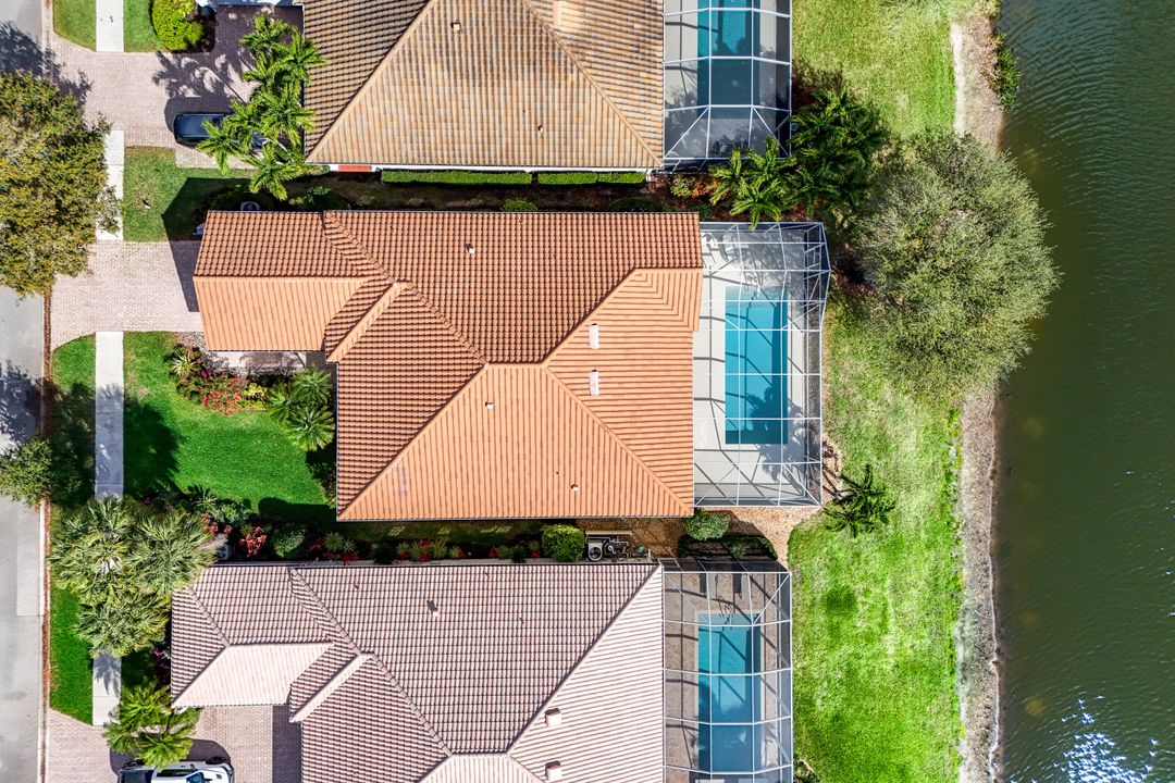 4322 Queen Elizabeth Way, Naples, FL 34119