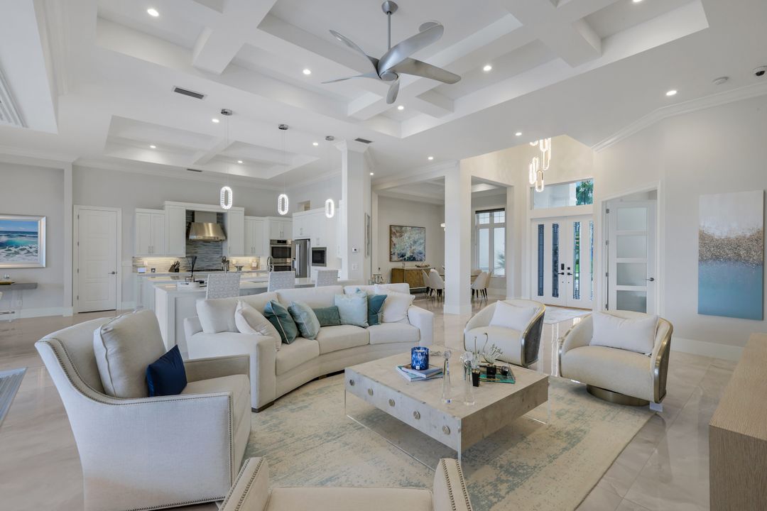 11907 Hedgestone Ct, Naples, FL 34120