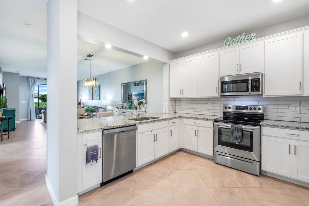 14033 Pine Lodge Ln, Fort Myers, FL 33913