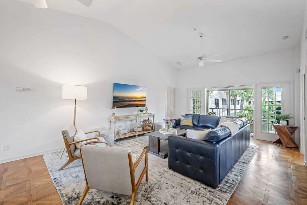 433 2nd St S, Naples, FL 34102