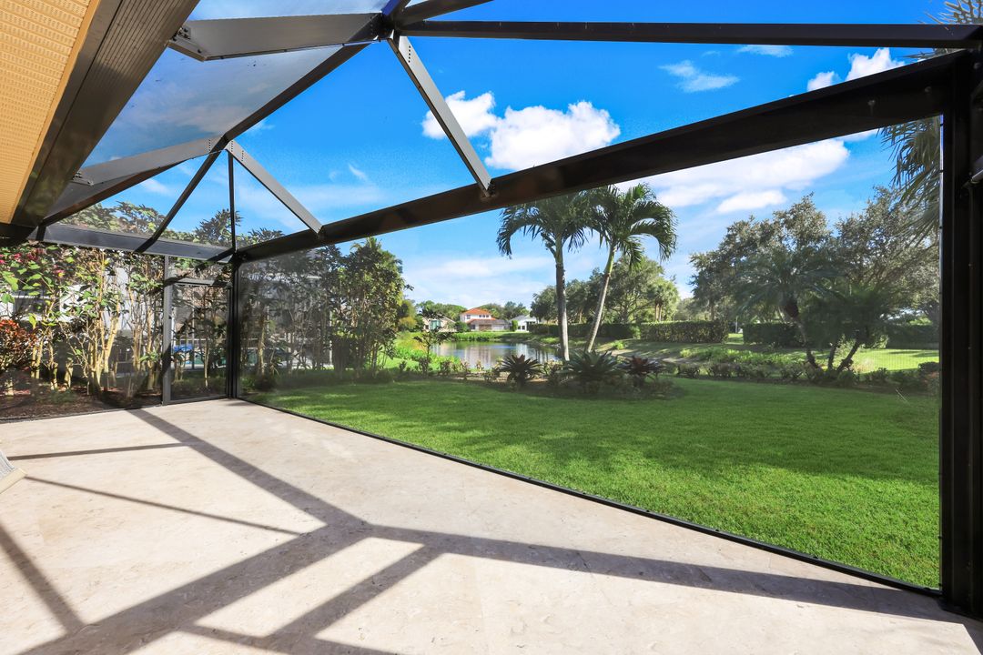 6777 Southern Oak Ct, Naples, FL 34109