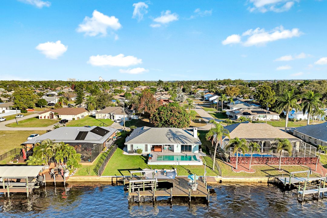 1326 SE 21st Ave, Cape Coral, FL 33990