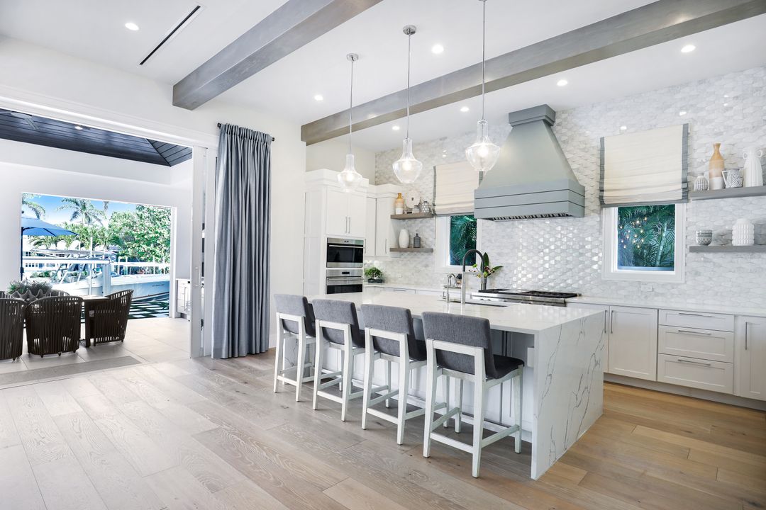 1501 Bluefin Ct, Naples, FL 34102