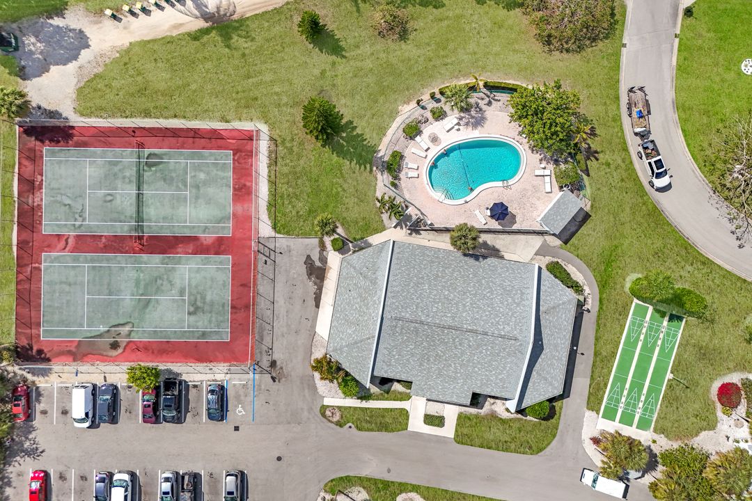 12 Watercolor Cir #12, Naples, FL 34113