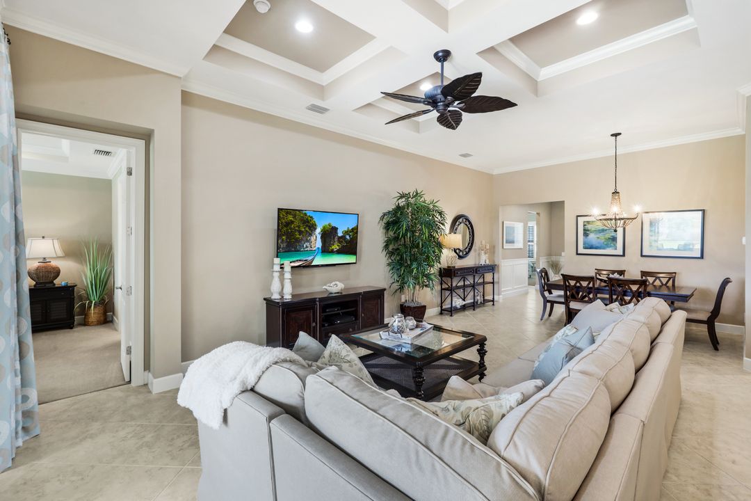 9112 Siesta Bay Dr, Naples, FL 34120