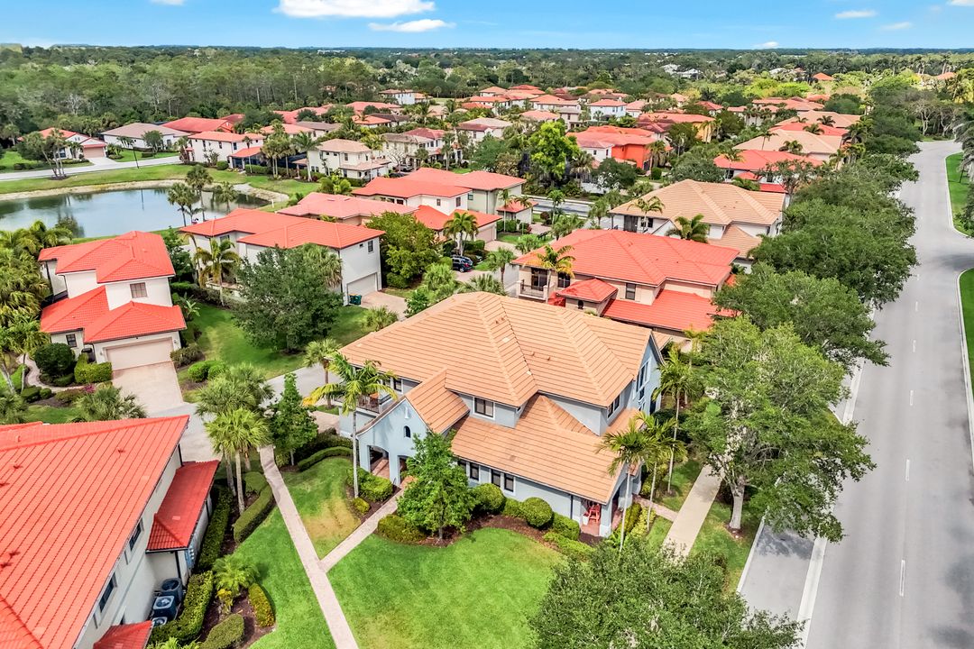 1383 Artesia Dr E #701, Naples, FL 34113