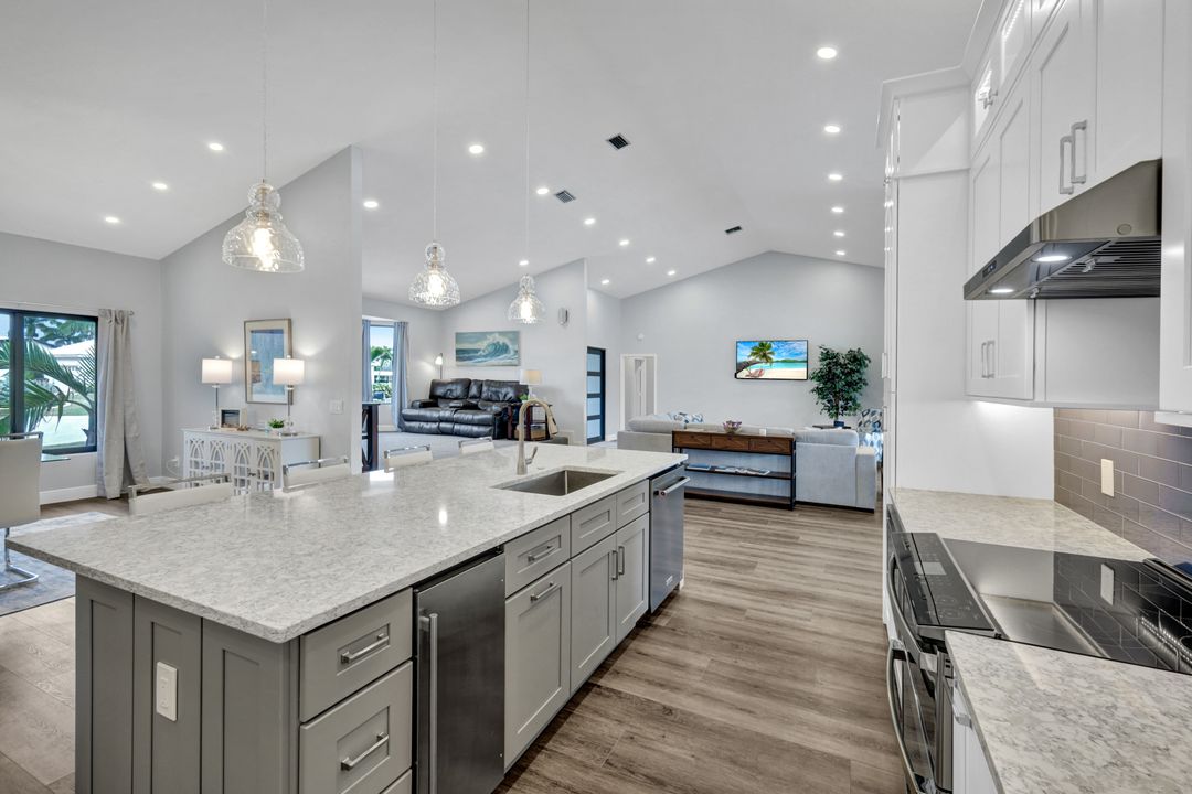 5346 SW 10th Ave, Cape Coral, FL 33914