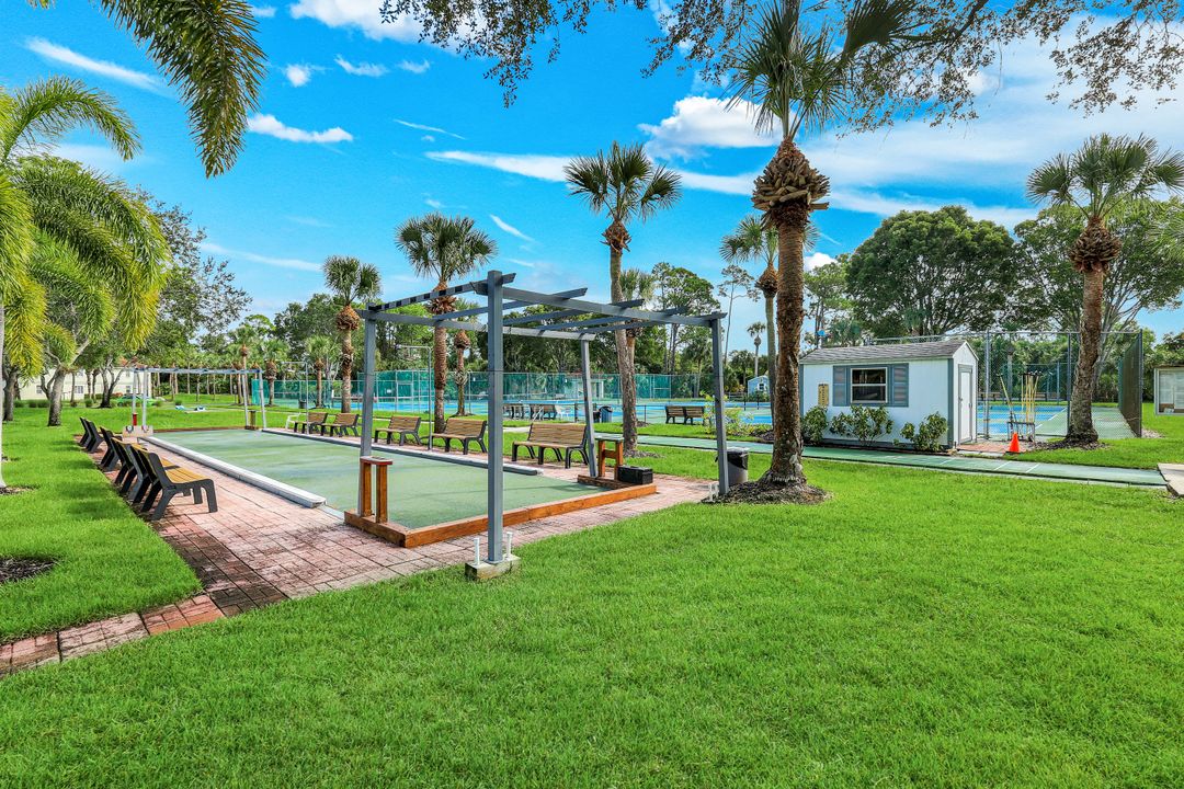 228 Belina Dr #606, Naples, FL 34104