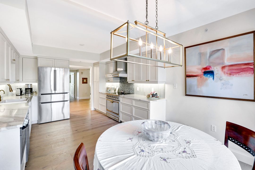 7515 Pelican Bay Blvd #4b, Naples, FL 34108