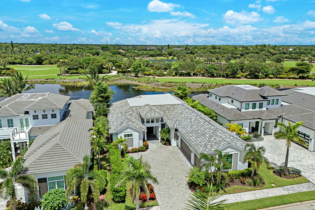 9937 Montiano Dr, Naples, FL 34113