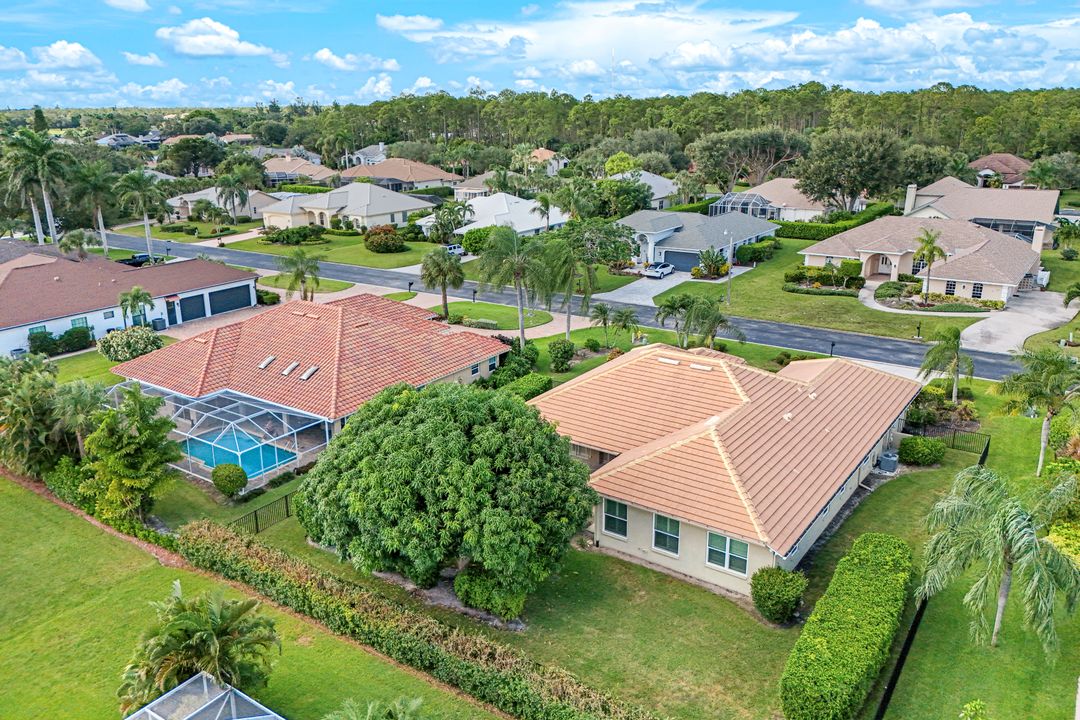 2032 Castle Garden Ln, Naples, FL 34110