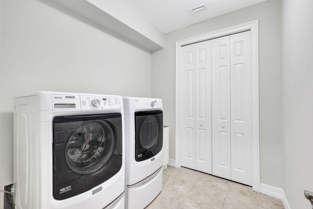 1621 Songbird Ct, Naples, FL 34120