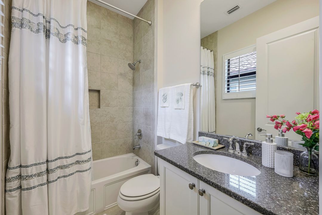 12762 Dundee Ln, Naples, FL 34120