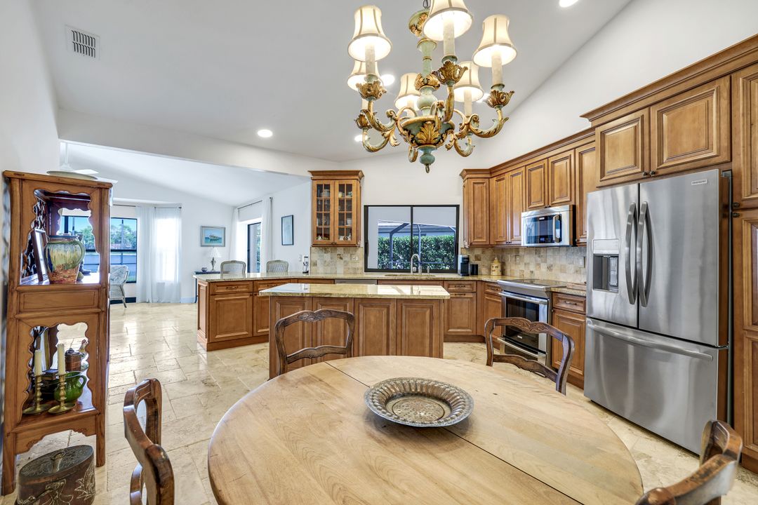 210 Belville Blvd, Naples, FL 34104