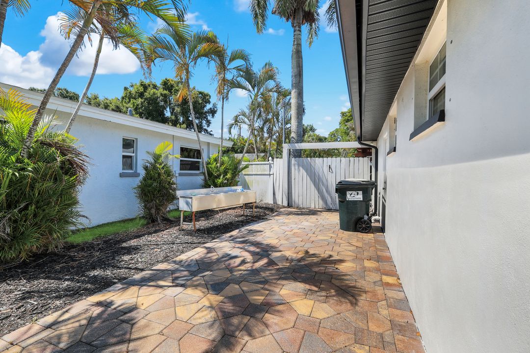 8327 Riviera Ave, Fort Myers, FL 33919