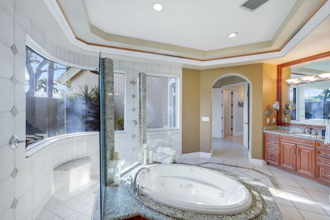 15295 Pembroke Point, Naples, FL 34110
