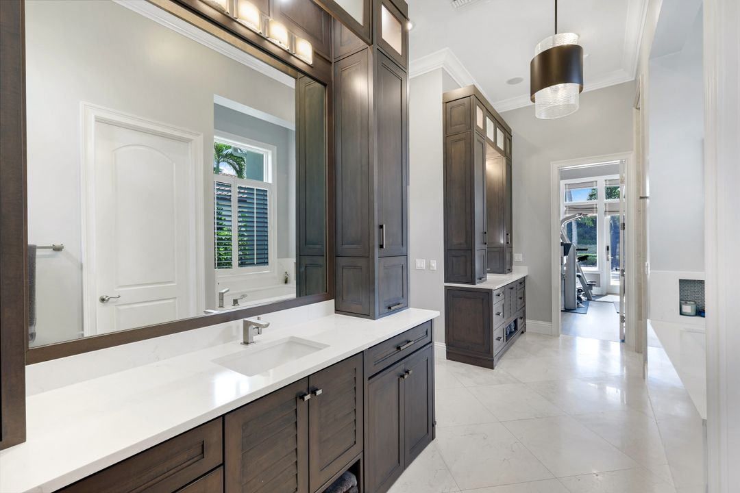 2558 Escada Ct, Naples, FL 34109