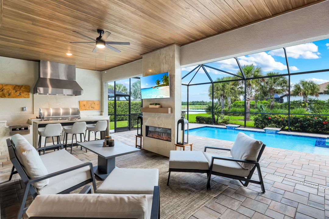 9151 Snowy Owl Wy, Naples, FL 34120