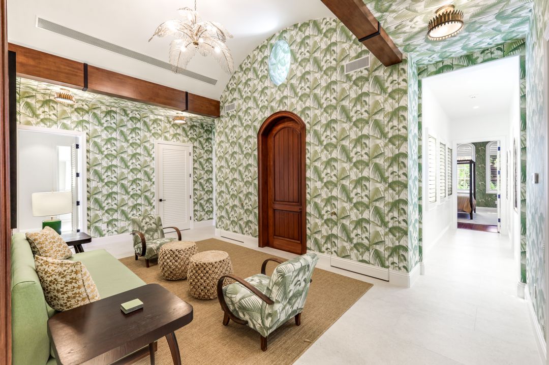 2904 Tiburon Blvd E, Naples, FL 34109