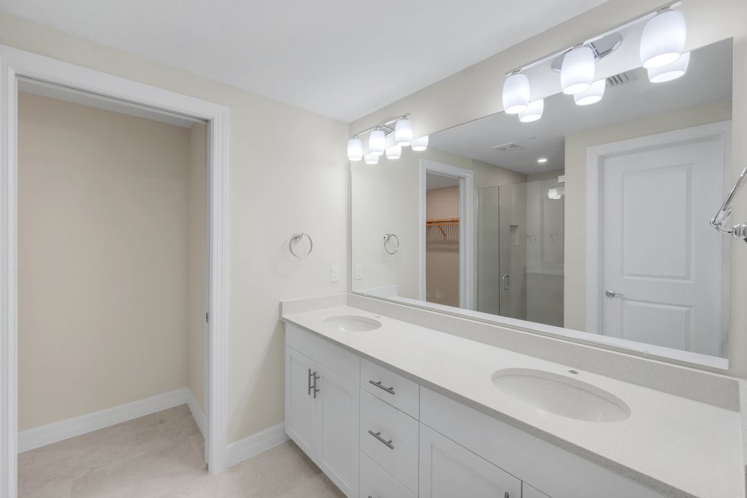 280 Antilles Wy E #101, Naples, FL 34112