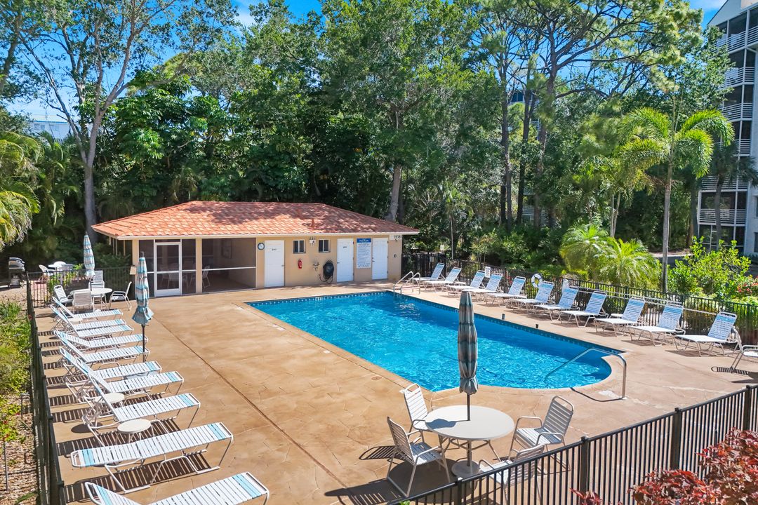 15161 Cedarwood Ln, Naples, FL 34110