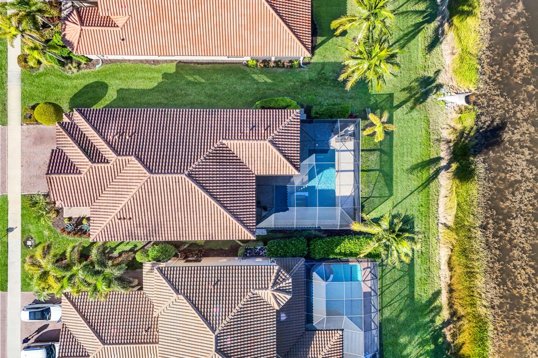 2735 Cinnamon Bay Cir, Naples, FL 34119