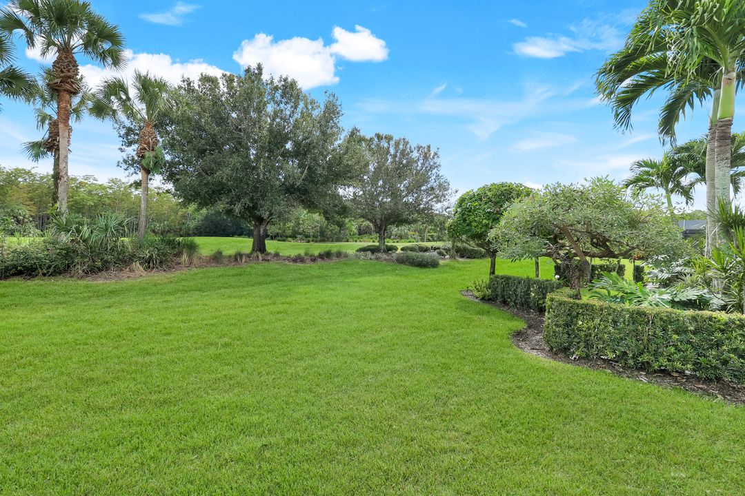 9090 Limestone Ln, Naples, FL 34120