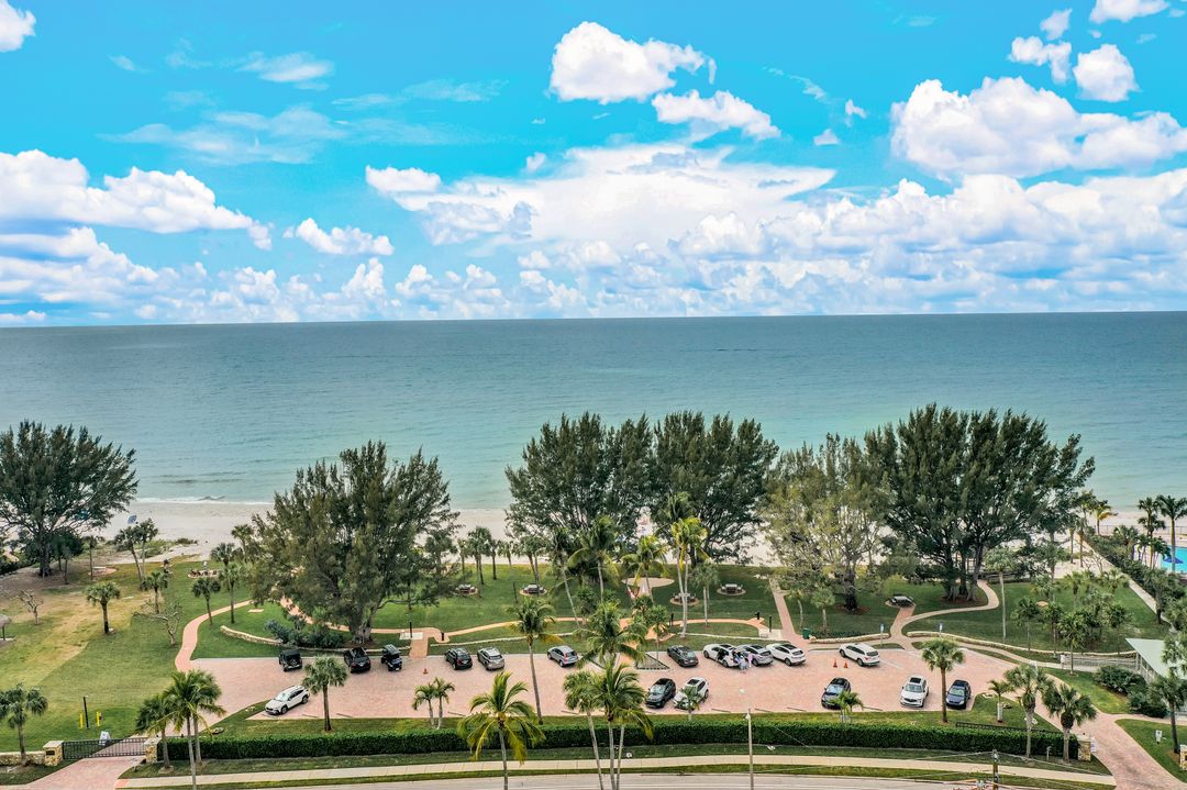 1910 Gulf Shore Blvd N #207, Naples, FL 34102