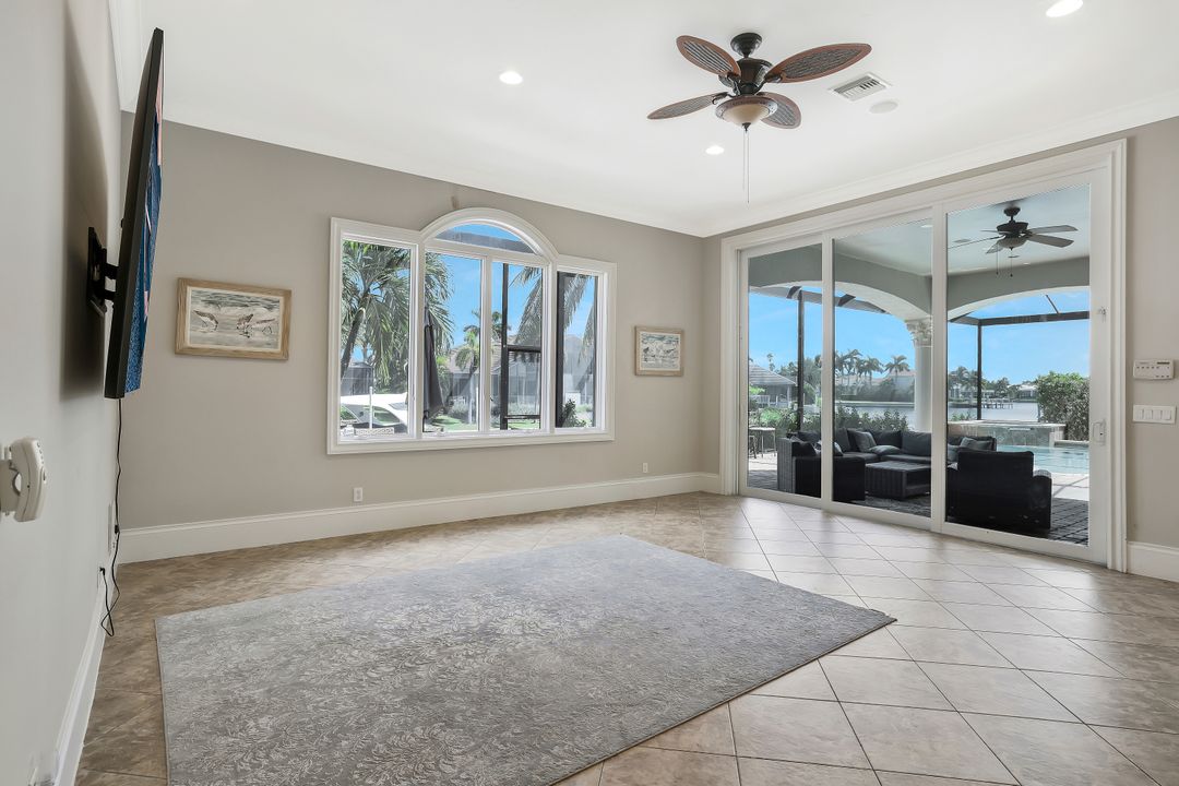 541 Taylor Ct, Marco Island, FL 34145