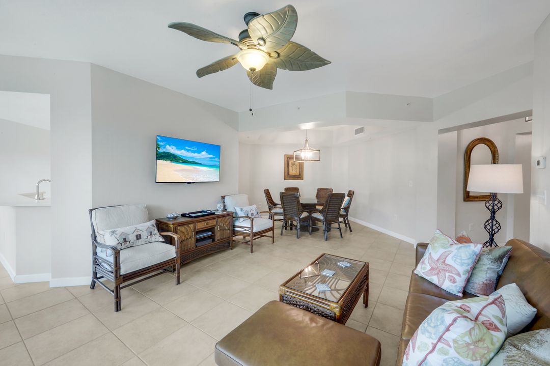 300 Dunes Blvd #203, Naples, FL 34110