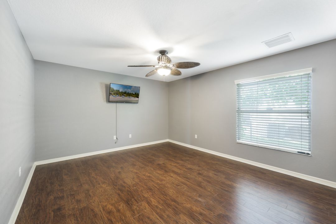 3325 SW 5th Pl, Cape Coral, FL 33914