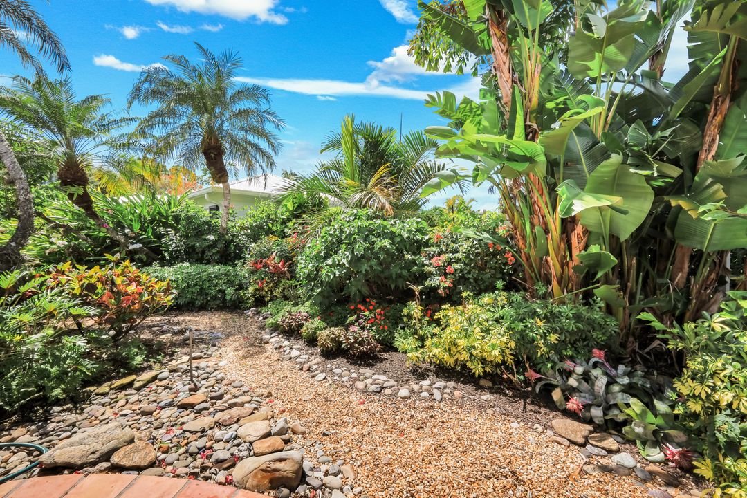 330 Bald Eagle Dr, Naples, FL 34105