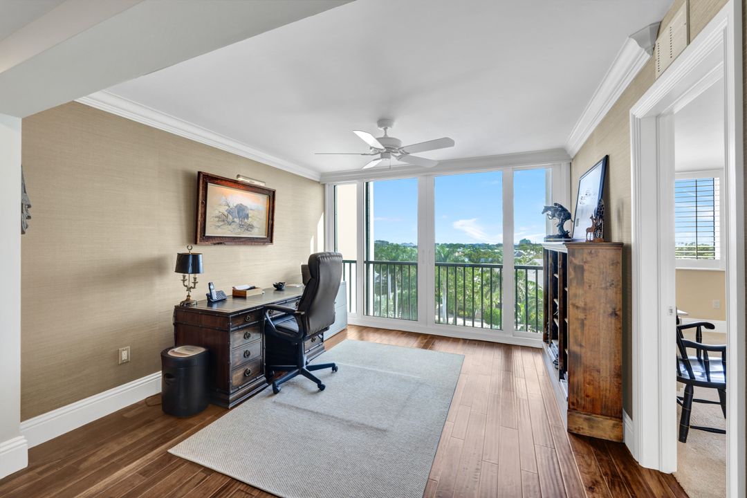 5601 Turtle Bay Dr #404, Naples, FL 34108