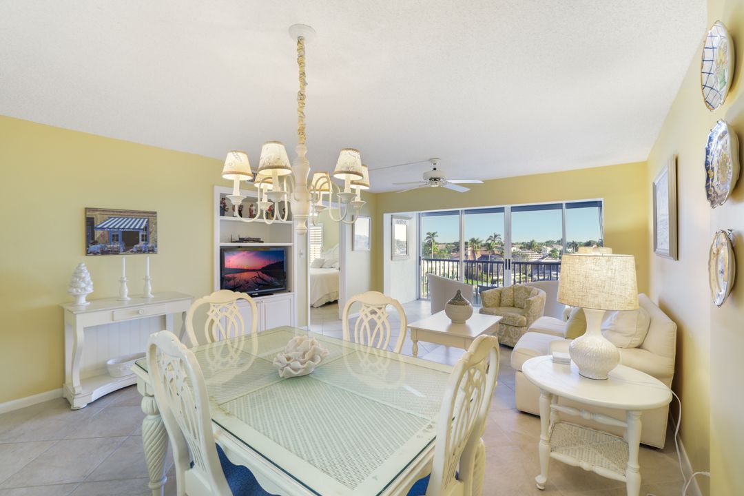 300 Park Shore Dr #5C, Naples, FL 34103
