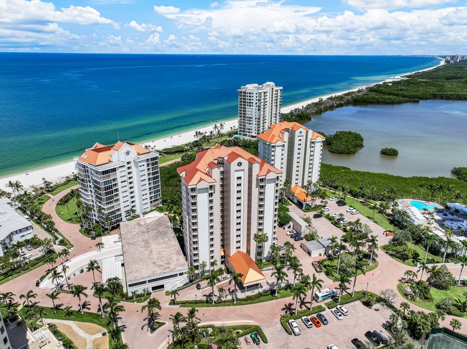 40 Seagate Dr #702, Naples, FL 34103