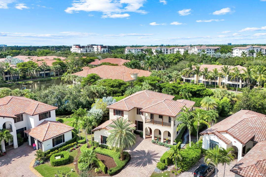 2351 Traditions Ct, Naples, FL 34105