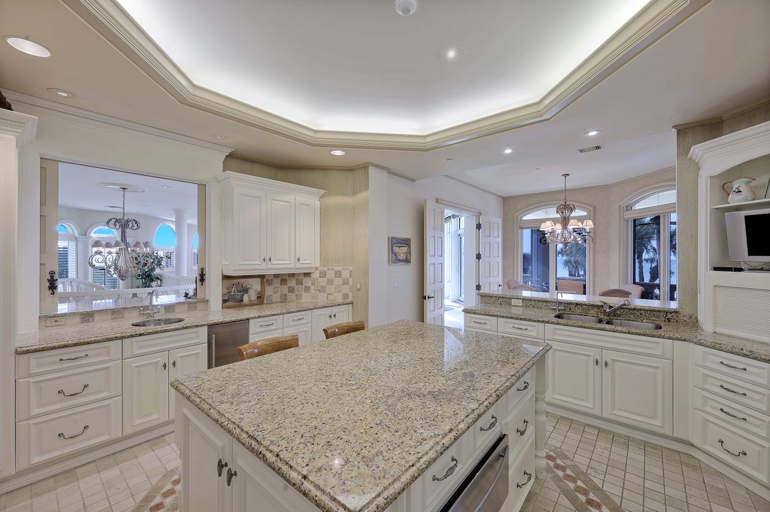 7425 Bay Colony Dr, Naples, FL 34108