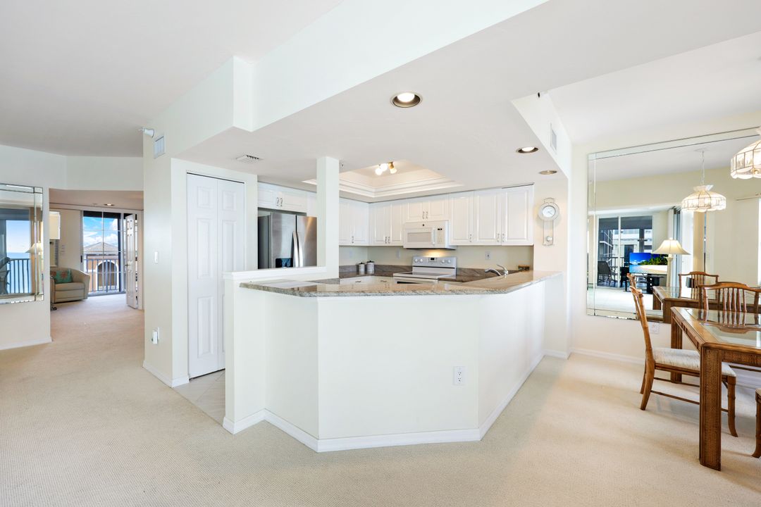 9577 Gulf Shore Dr #704, Naples, FL 34108