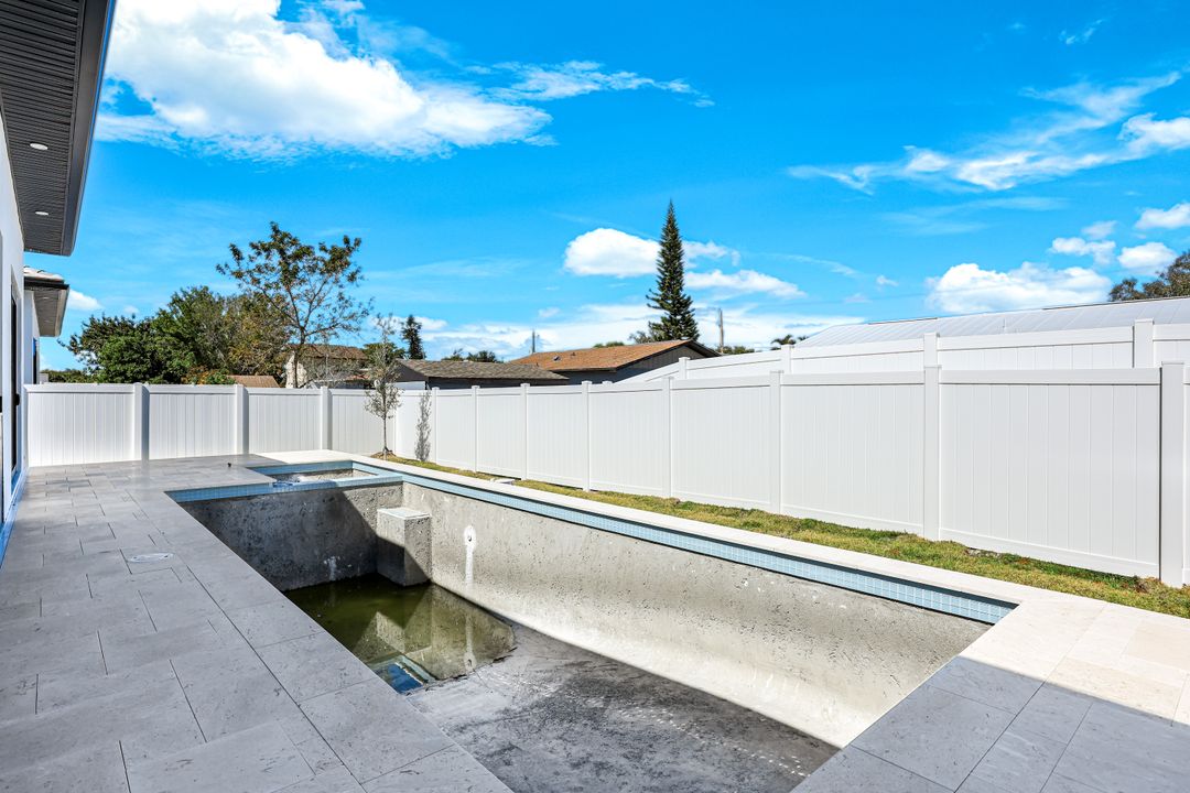 1381 Trail Terrace Dr, Naples, FL 34103