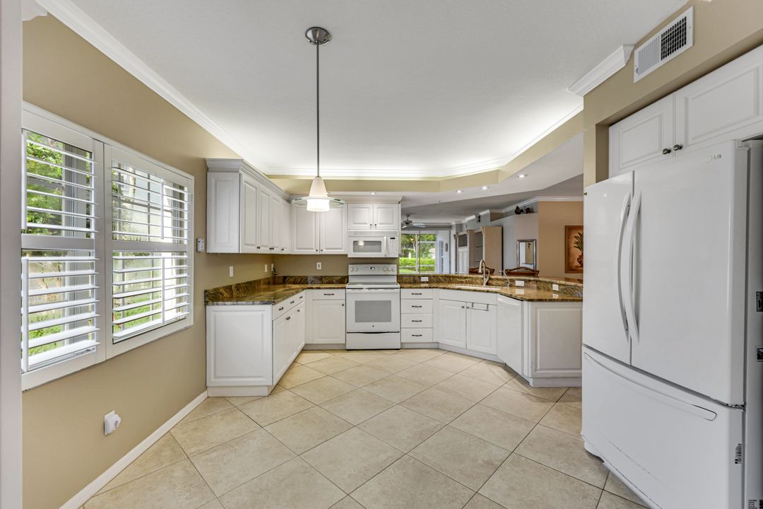 6825 Satinleaf Rd S #101, Naples, FL 34109