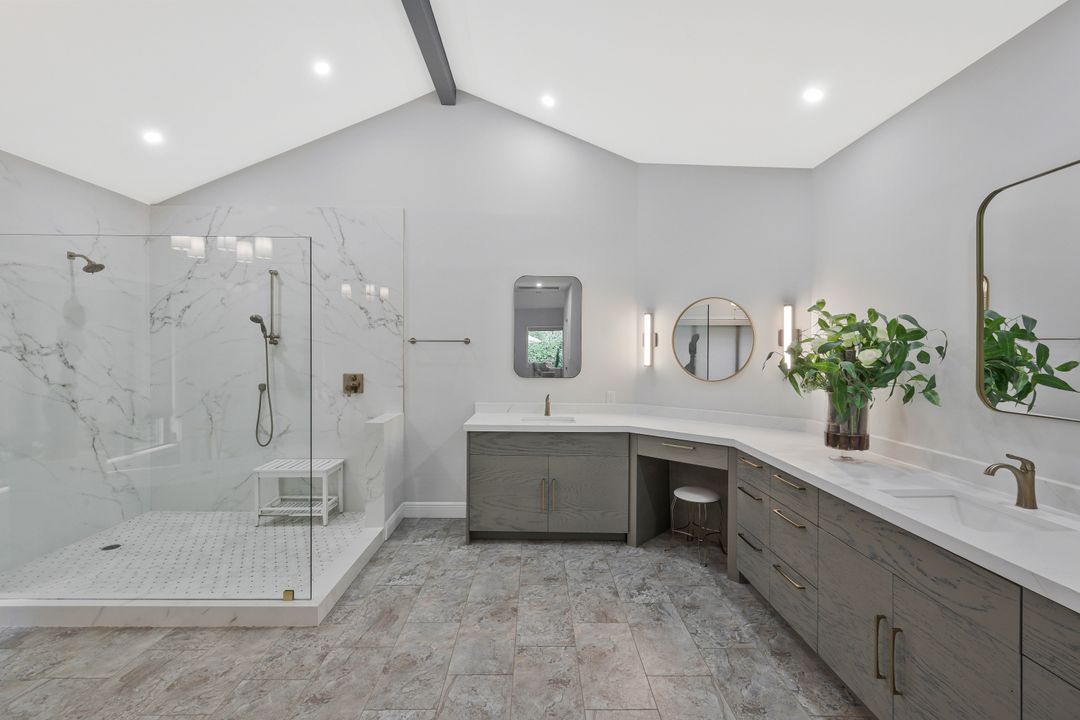 730 Bay Tree Ct, Naples, FL 34108