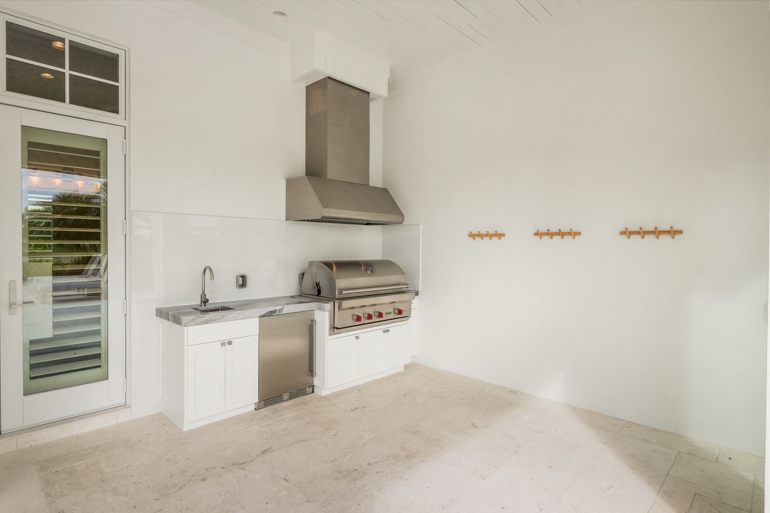 16744 Prato Way, Naples, FL 34110