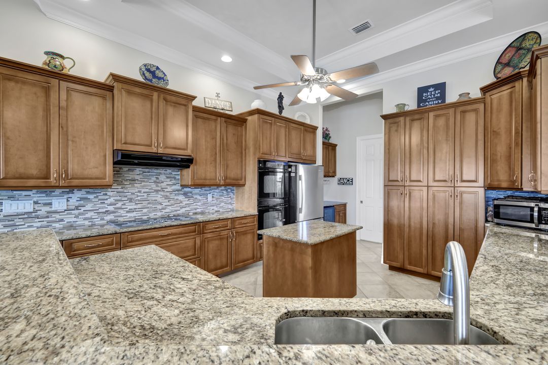 2801 SW 33rd St, Cape Coral, FL 33914