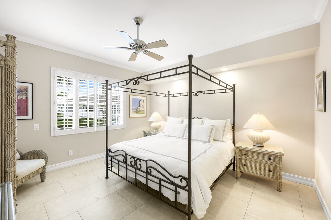 805 Bentwater Cir #101, Naples, FL 34108