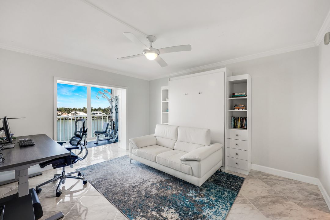 2750 Gulf Shore Blvd N #402, Naples, FL 34103