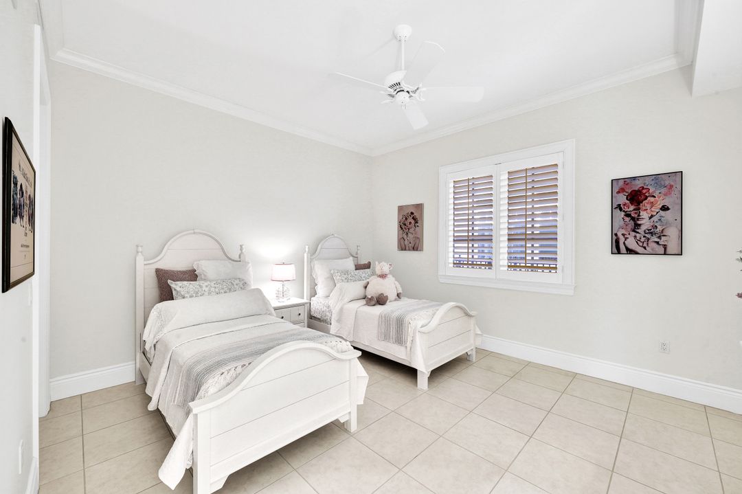 1400 Gulf Shore Blvd N #203, Naples, FL 34102